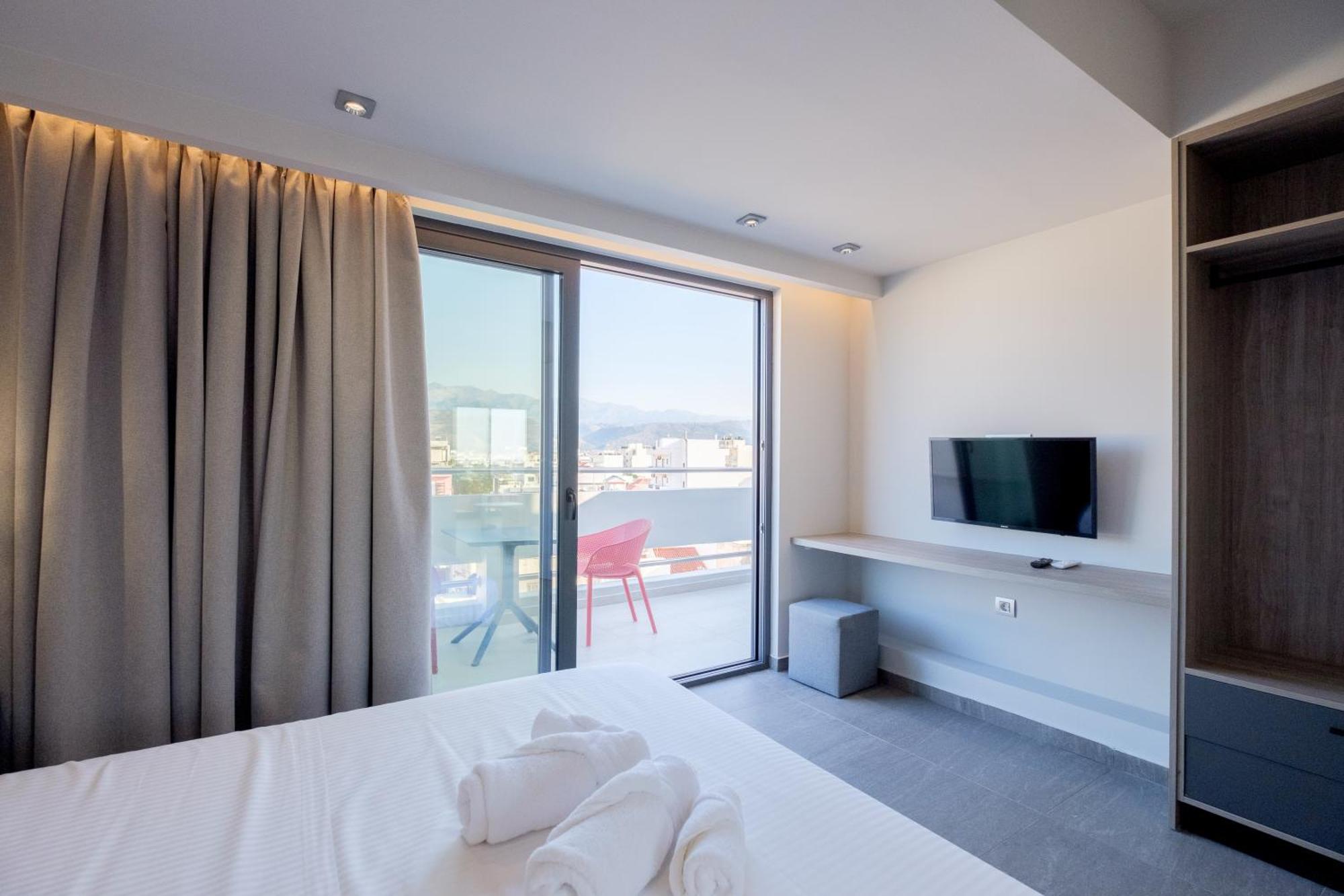 Sky-High 70Sqm Penthouse W. Stunning Views - 05 Apartment Chania  Exterior photo