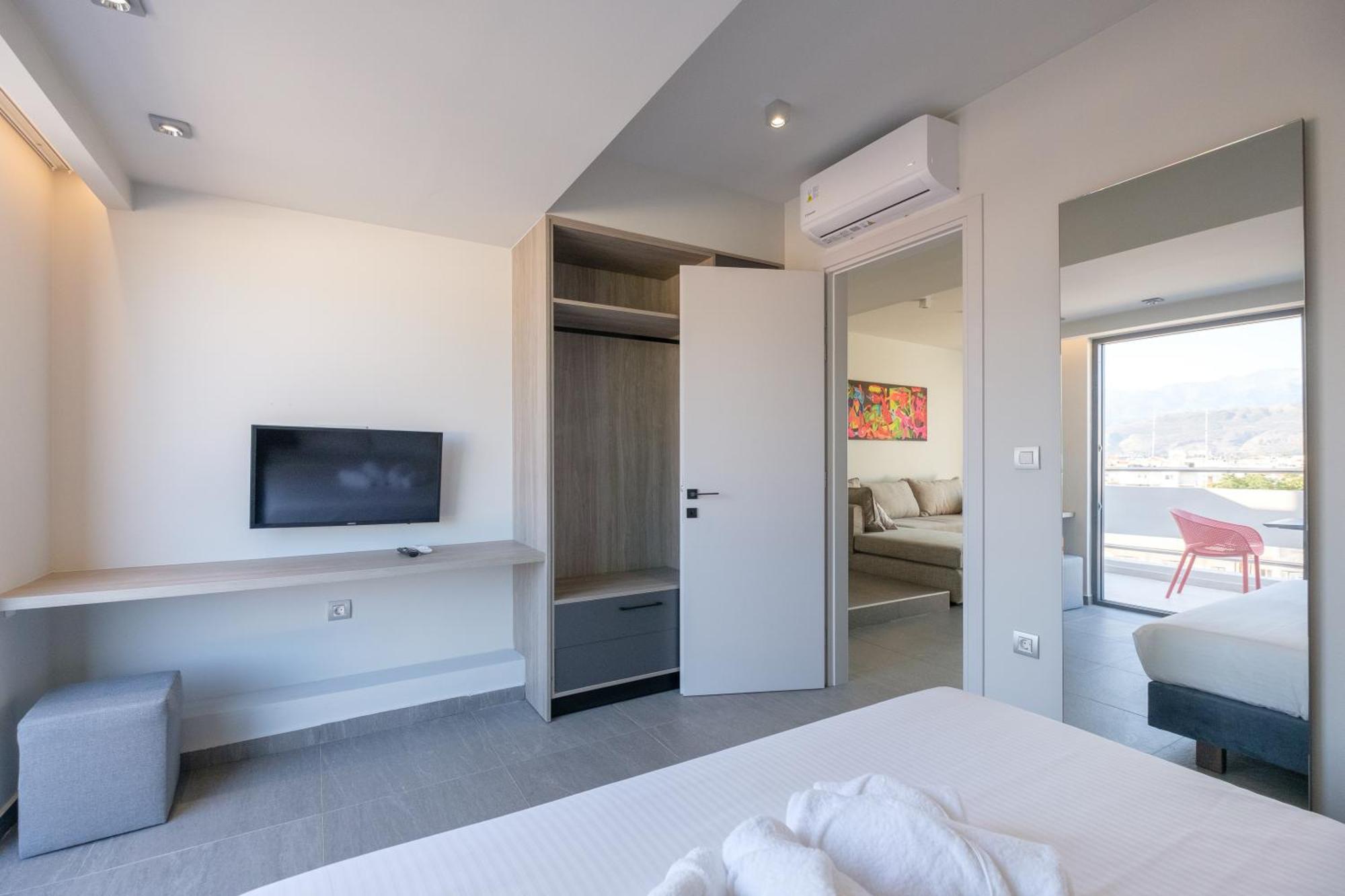 Sky-High 70Sqm Penthouse W. Stunning Views - 05 Apartment Chania  Exterior photo